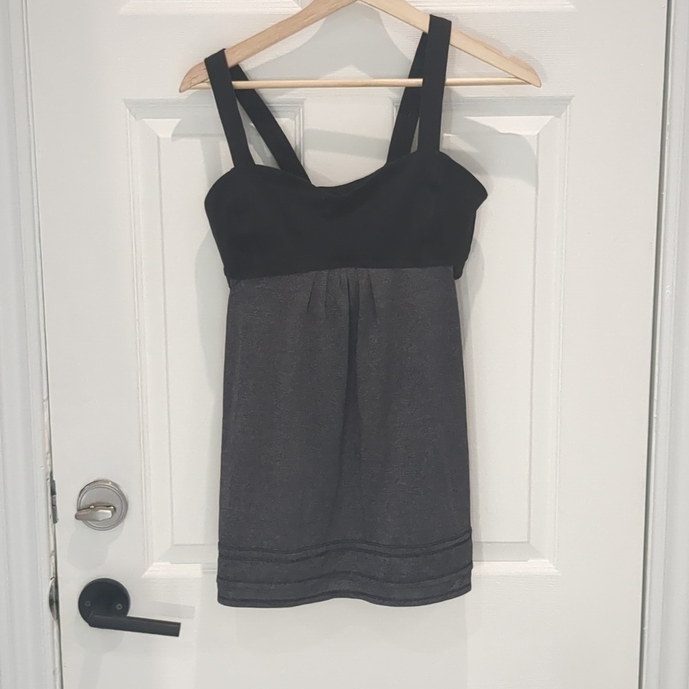 Lululemon tank with bra